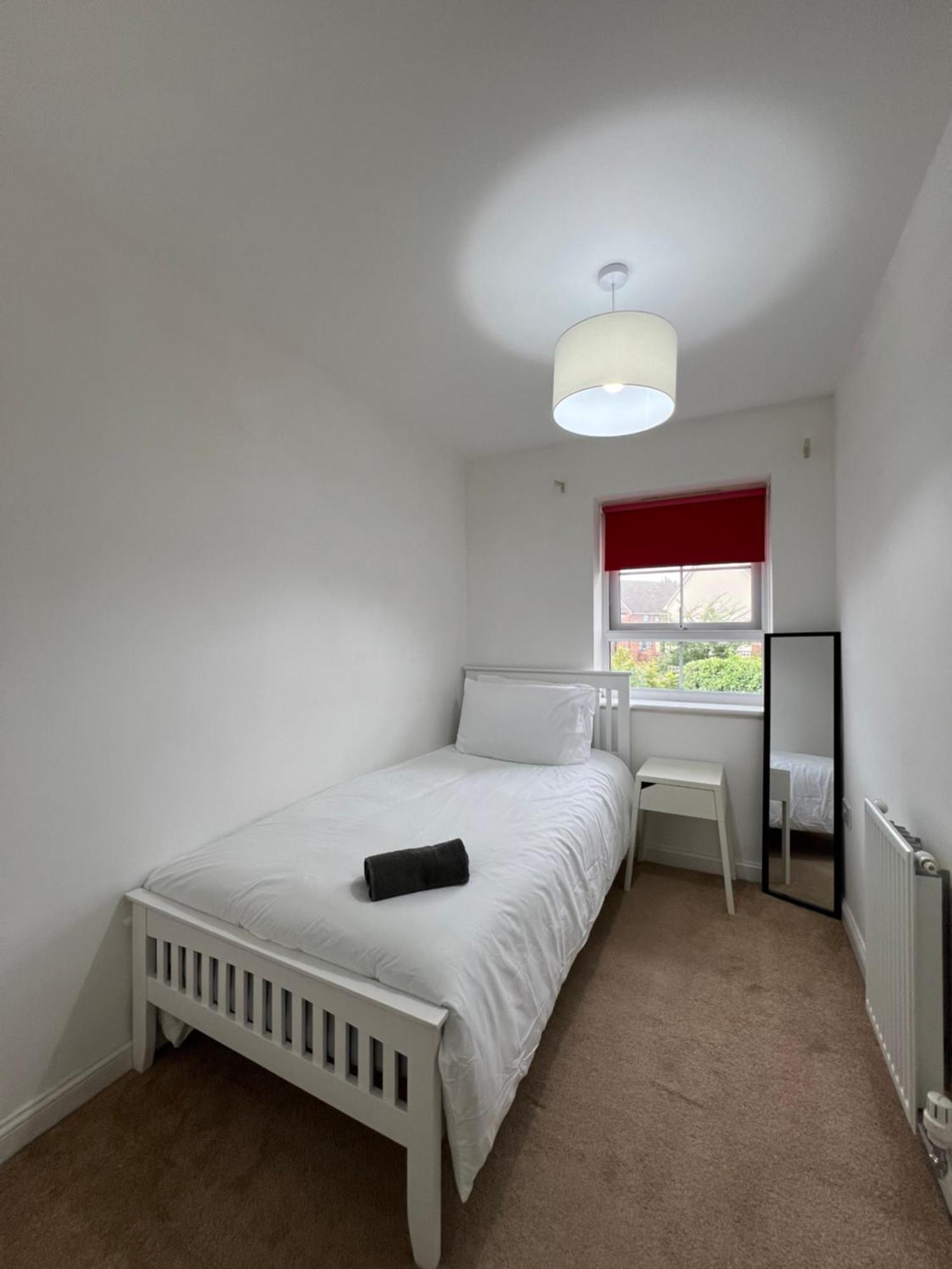 Cozy 3 Bed - Prime Location Apartment *